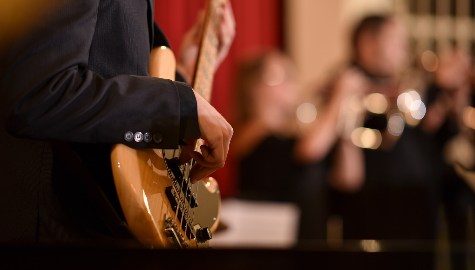             Guitar duo takes the stage as part of faculty artist series     